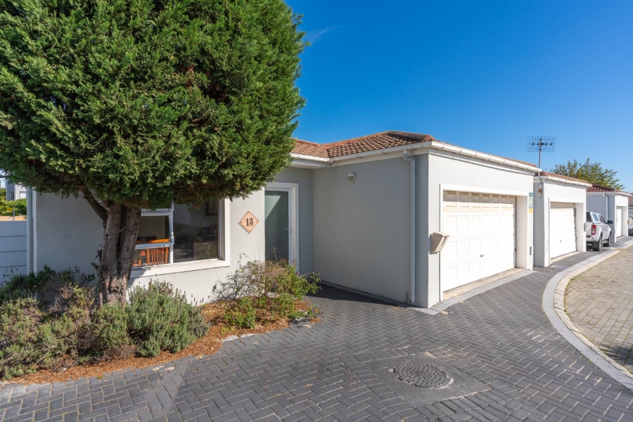 To Let 3 Bedroom Property for Rent in Parklands Western Cape